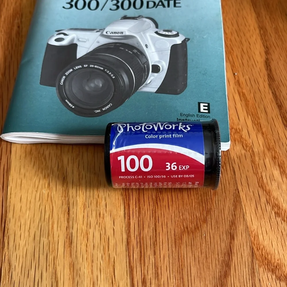 Canon rebel 2000 35mm camera